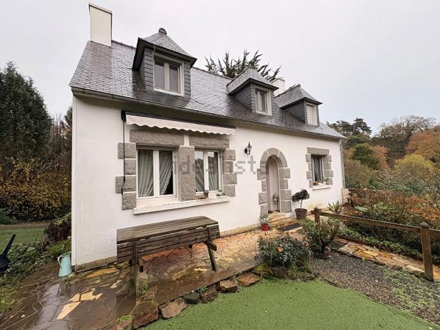 Maison, Saint Jean du Doigt