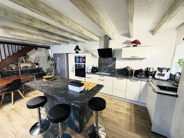Maison, Saint Juéry