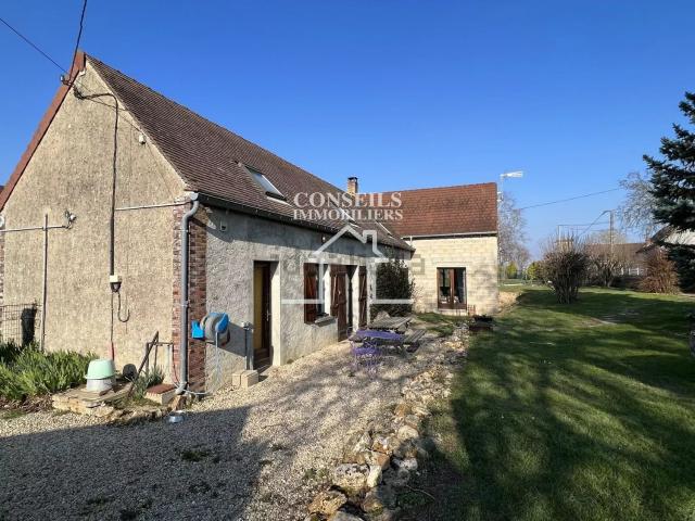 Maison, Saint Julien du Sault