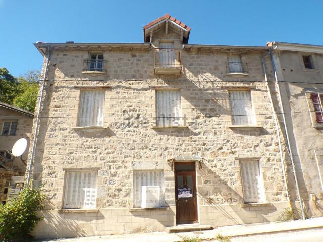 Maison, Saint Julien d&apos Intres