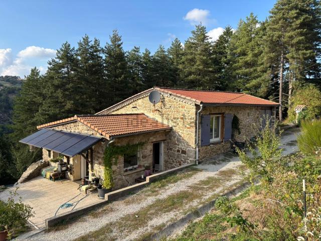 Maison, Saint Julien le Roux
