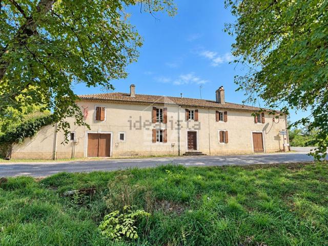 Maison, Saint Justin