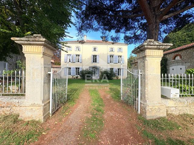 Maison, Saint Laurent