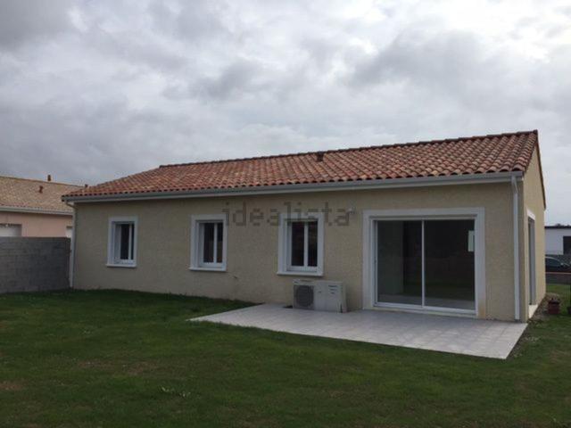 Maison, Saint Lys
