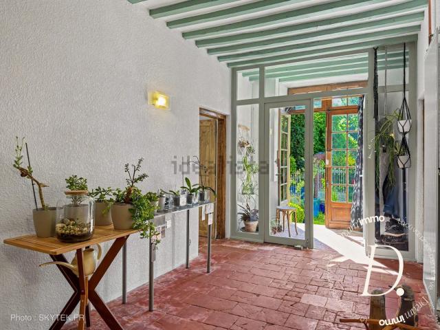 Maison, Saint Mont