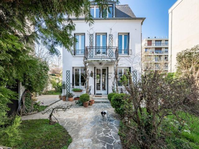 Maison, Saint Maurice