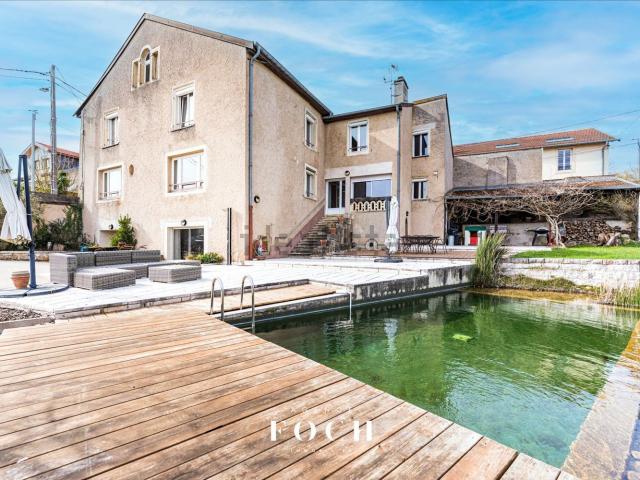 Maison, Saint Max