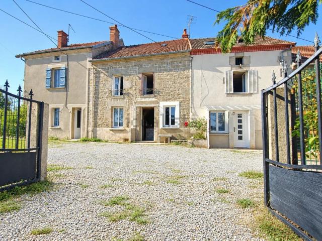 Maison, Saint Martial le Mont