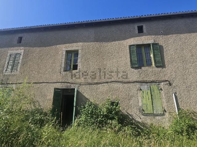 Maison, Saint Martial sur Isop
