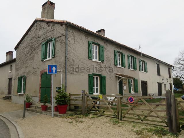 Maison, Saint Martial sur Isop