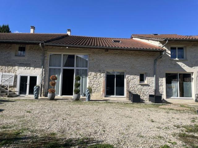 Maison, Saint Martin du Mont