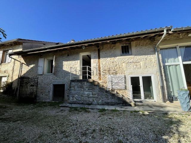 Maison, Saint Martin du Mont