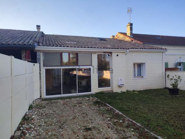 Maison, Saint Martin d&apos Ary