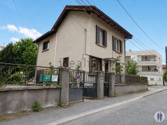 Maison, Saint Martin d&apos Hères