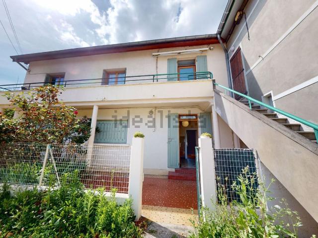 Maison, Saint Martin d&apos Hères