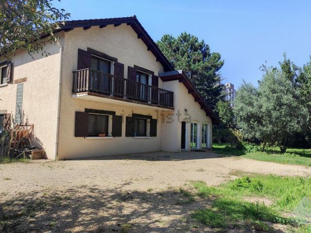 Maison, Saint Martin d&apos Hères