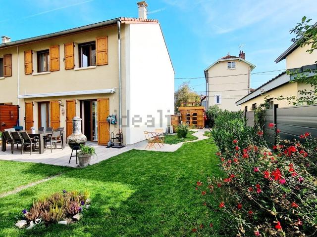 Maison, Saint Martin d&apos Hères
