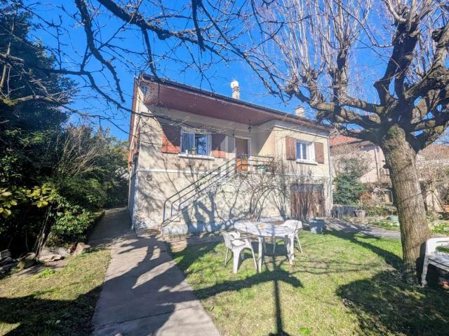 Maison, Saint Martin d&apos Hères