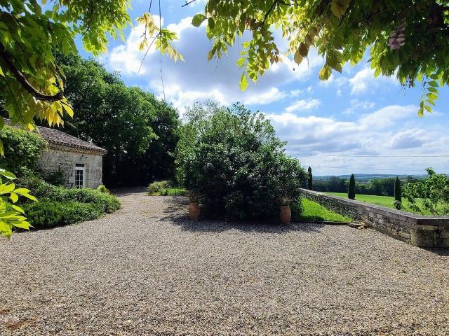 Maison, Saint Martin de Beauville
