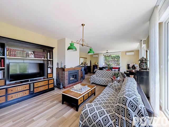 Maison Saint Martin De Brehal 10 pièces 347 m2