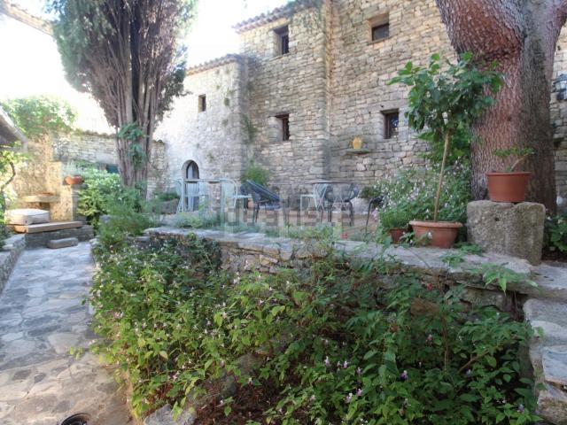 Maison, Saint Martin de Castillon