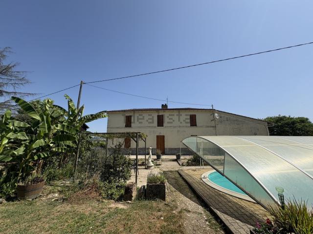 Maison, Saint Martin Petit