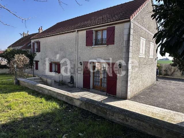 Maison, Saint Mesmes