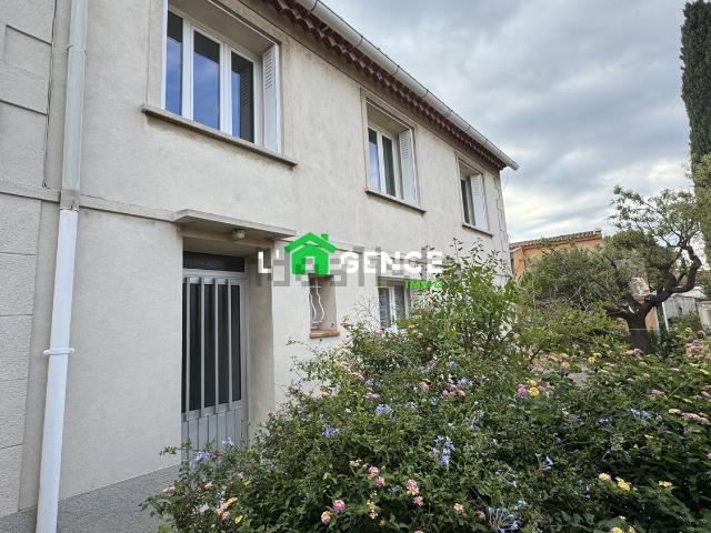 Maison, Saint Mitre les Remparts