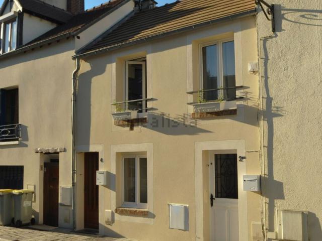 Maison, Saint Nom la Bretèche