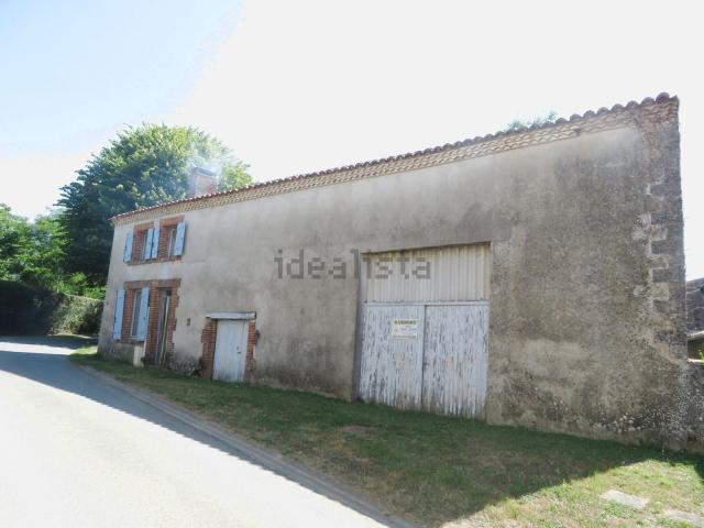 Maison, Saint Sornin la Marche