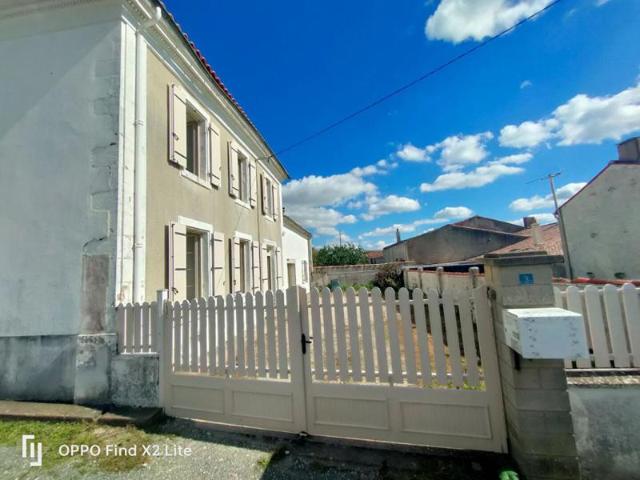 Maison Saint Saturnin Du Bois 8 pièce s 120 m2