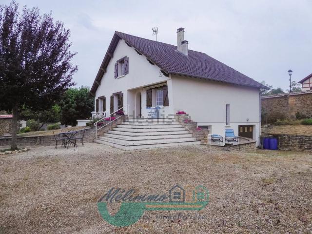 Maison, Saint Sauveur en Puisaye