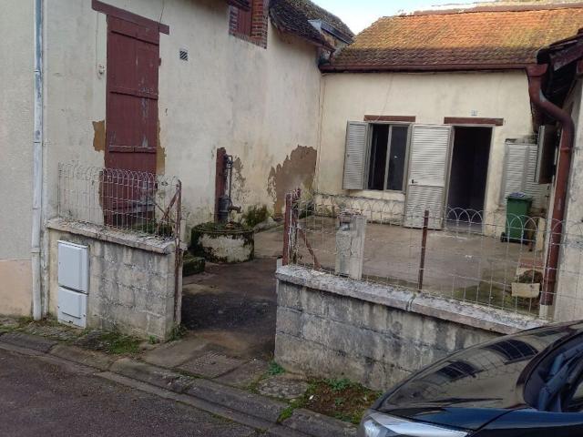 Maison, Saint Sauveur en Puisaye