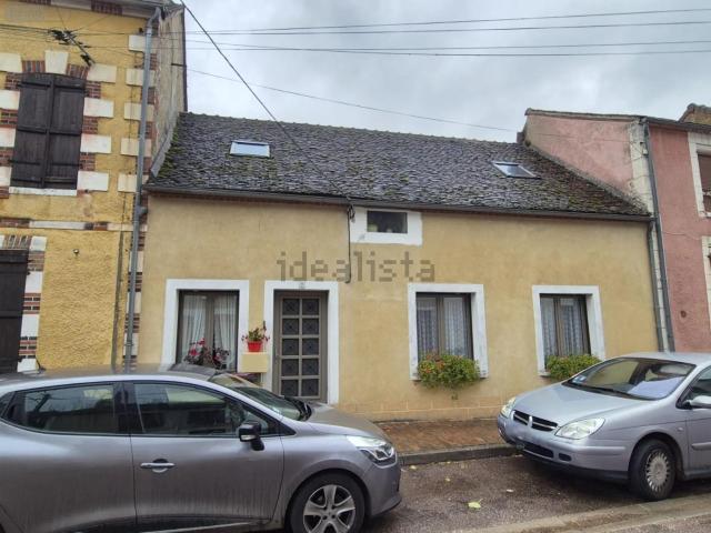 Maison, Saint Sauveur en Puisaye