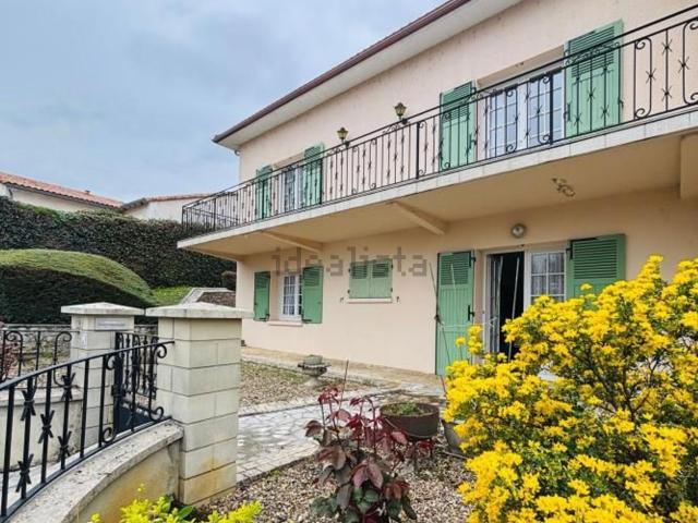 Maison, Saint Savin