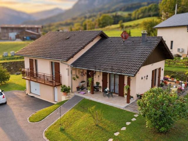 Maison, Saint Sixt
