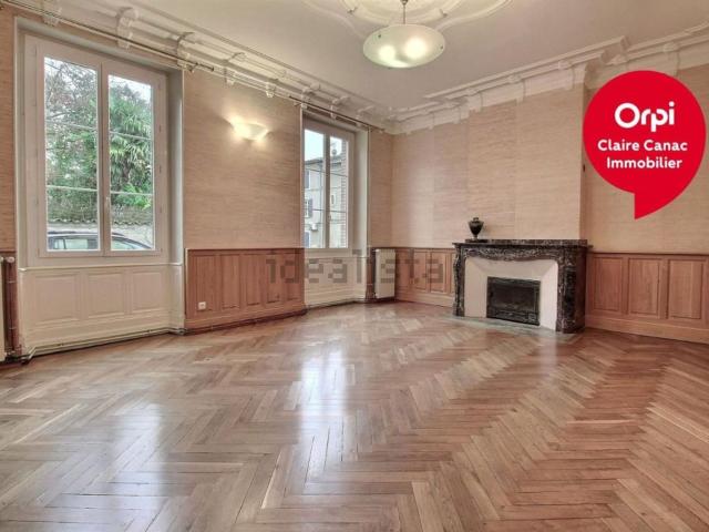 Maison, Saint Sulpice la Pointe