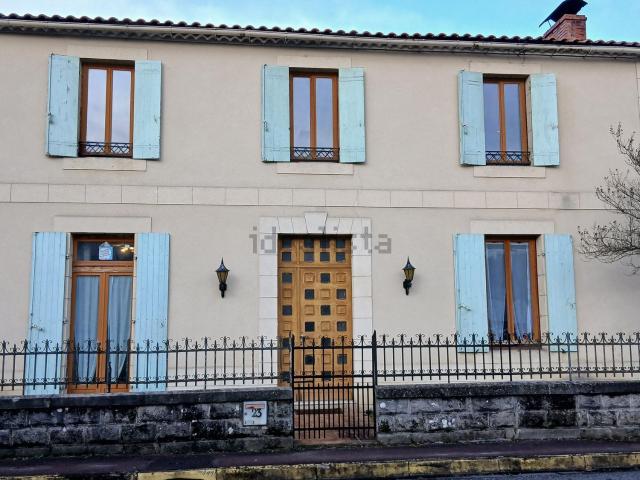 Maison, Saint Symphorien
