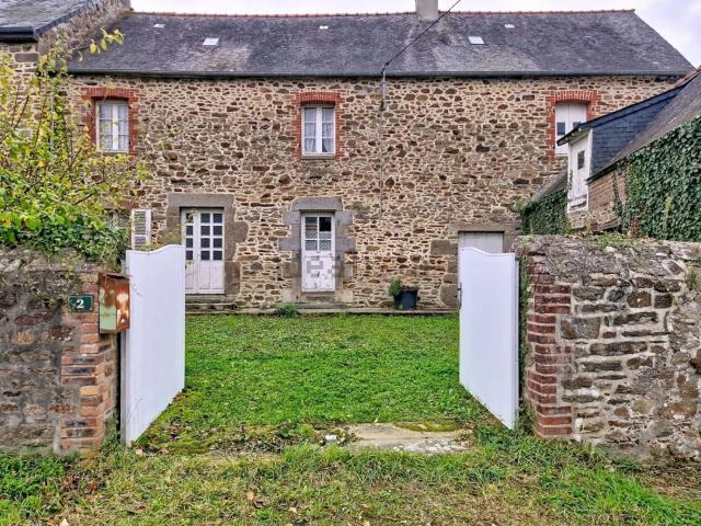 Maison, Saint Père Marc en Poulet