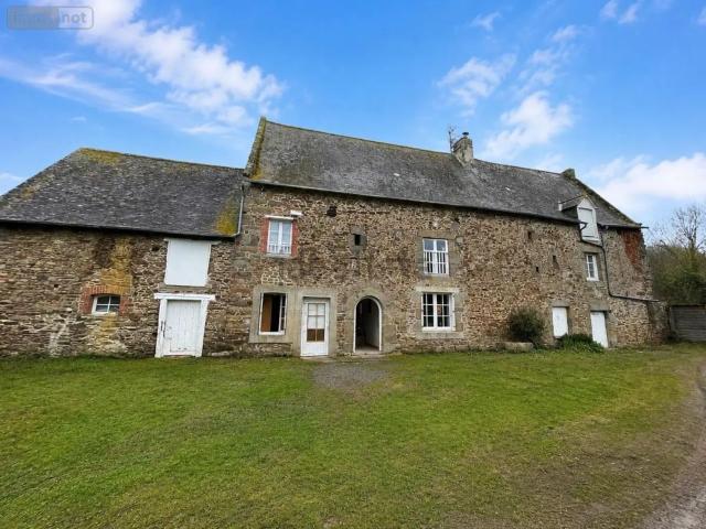 Maison, Saint Père Marc en Poulet