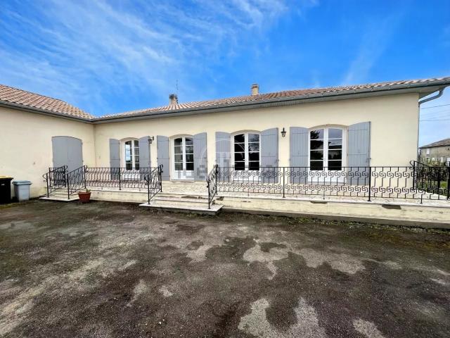 Maison, Saint Philippe d&apos Aiguille