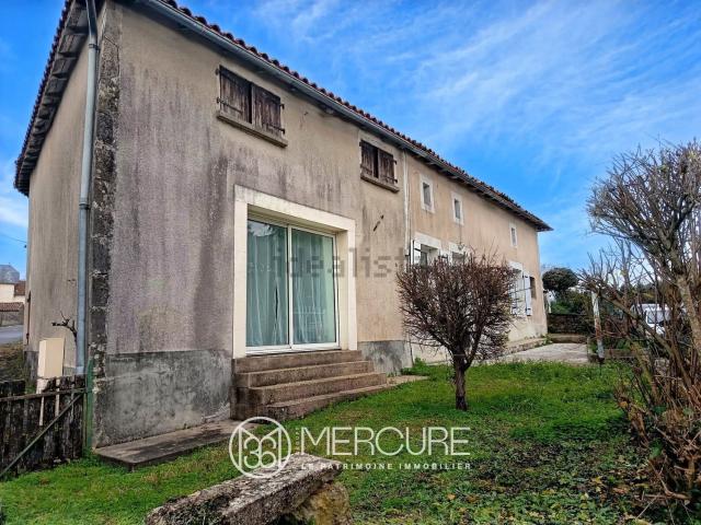 Maison, Saint Pierre d&apos Exideuil