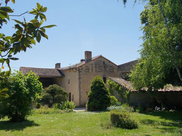 Maison, Saint Pierre d&apos Exideuil