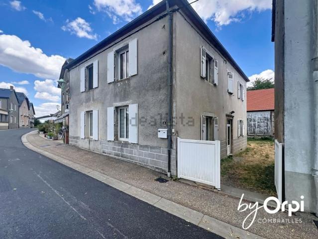 Maison, Saint Priest des Champs