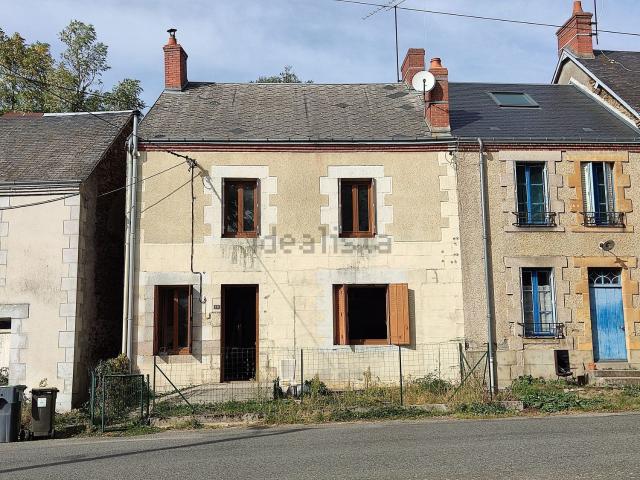 Maison, Saint Priest la Marche