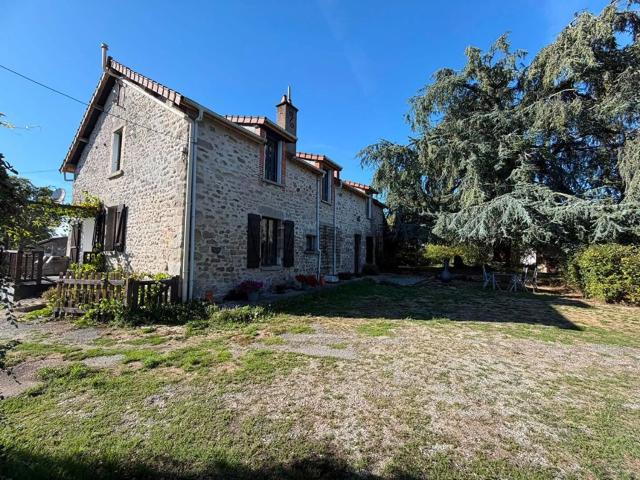 Maison, Saint Priest la Feuille