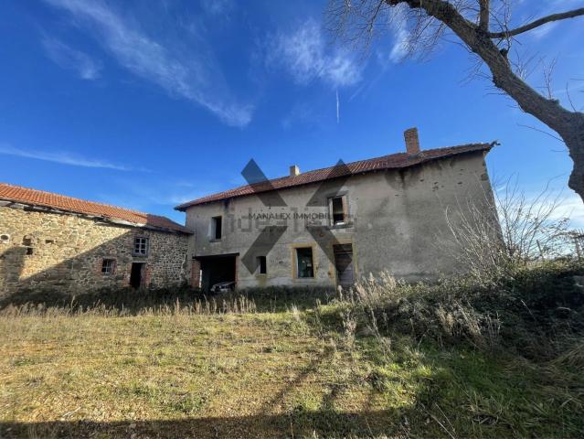 Maison, Saint Priest la Roche