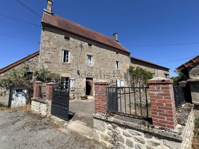 Maison, Saint Priest