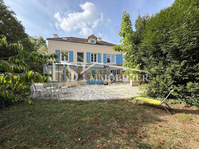 Maison, Saint Prix