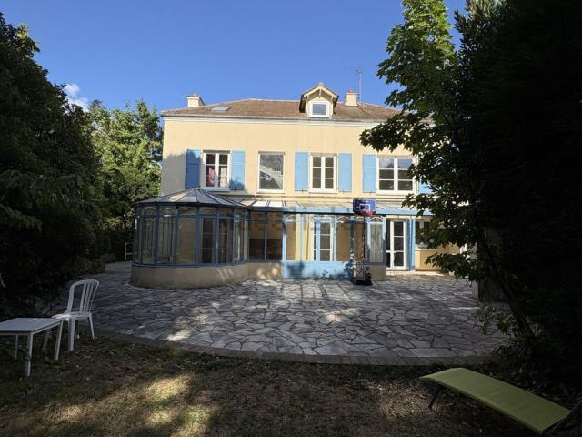 Maison, Saint Prix
